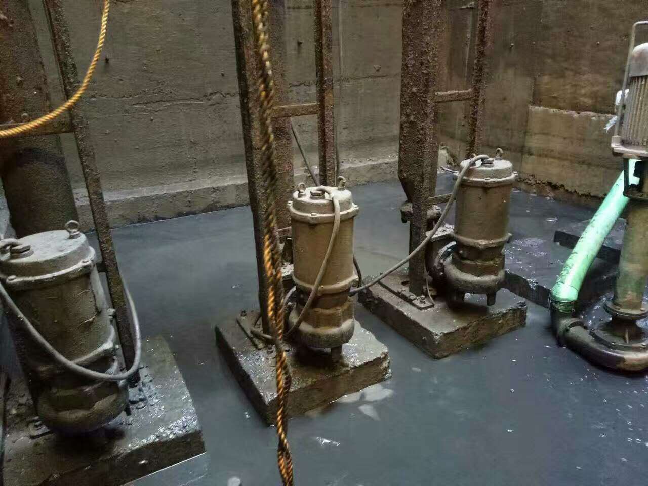 保亭污水池清理